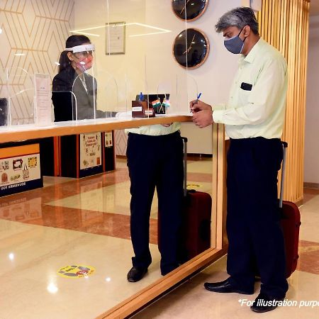 Oyo 11392 The Hotel Grand Hospitality Νόιντα Εξωτερικό φωτογραφία