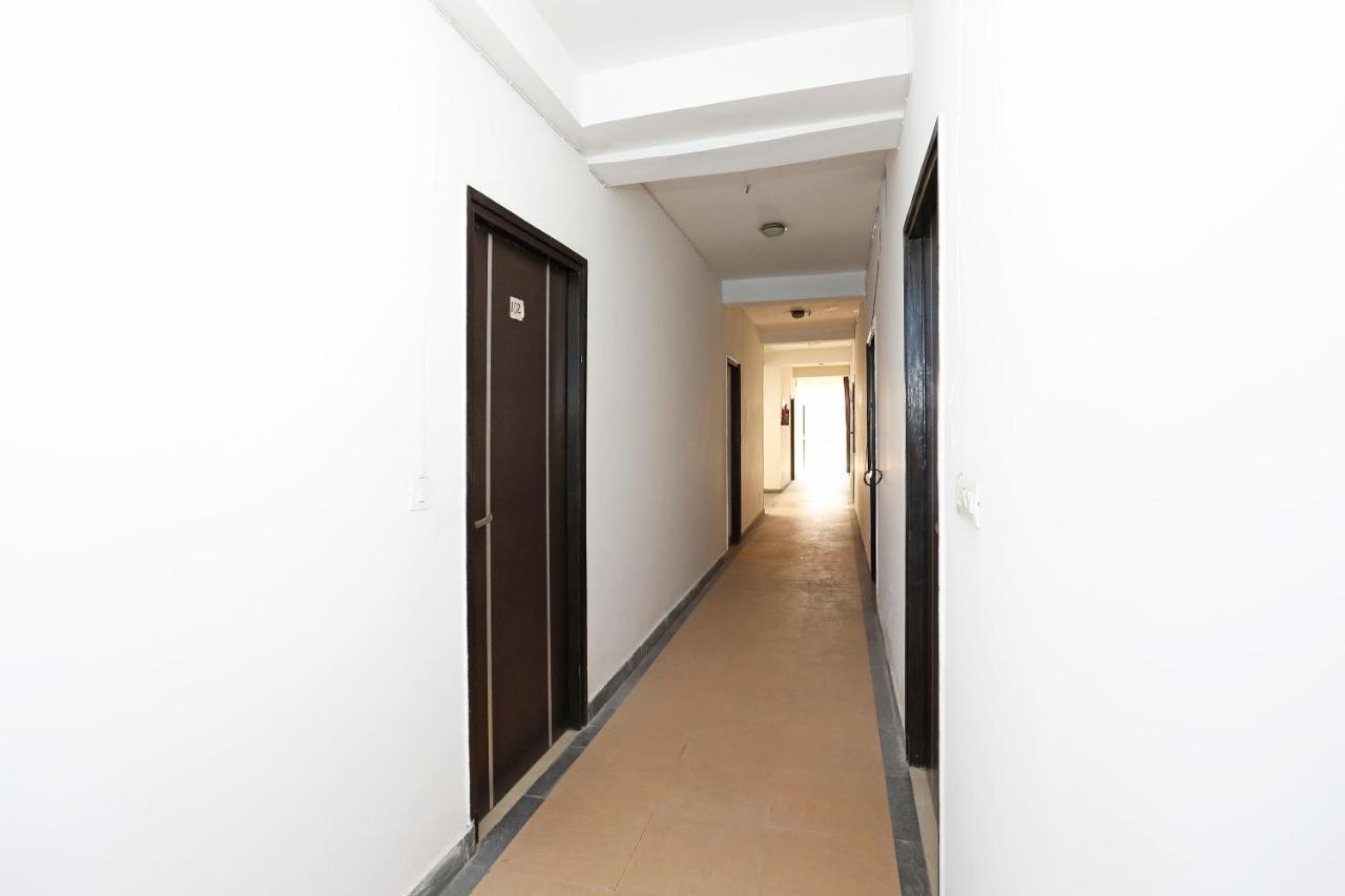 Oyo 11392 The Hotel Grand Hospitality Νόιντα Εξωτερικό φωτογραφία