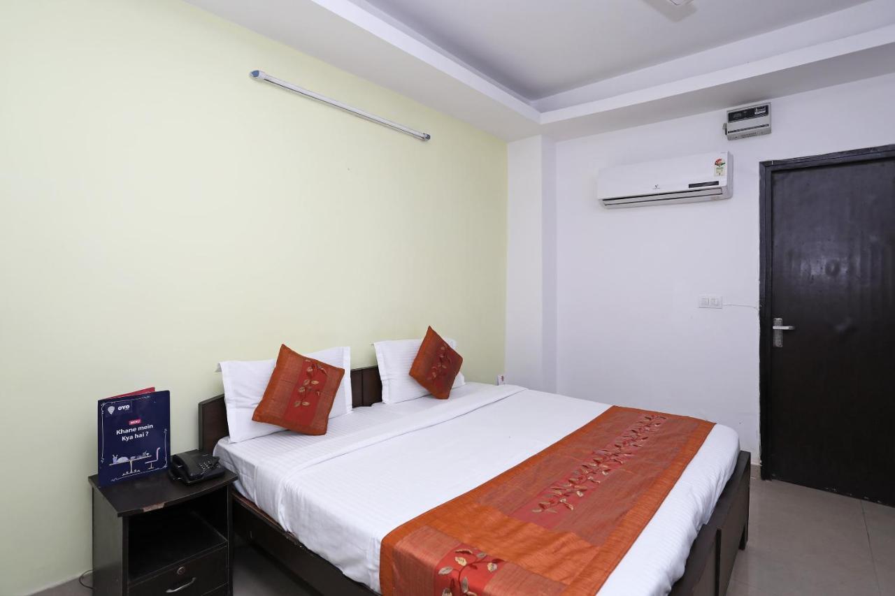 Oyo 11392 The Hotel Grand Hospitality Νόιντα Εξωτερικό φωτογραφία
