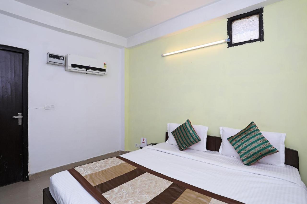 Oyo 11392 The Hotel Grand Hospitality Νόιντα Εξωτερικό φωτογραφία