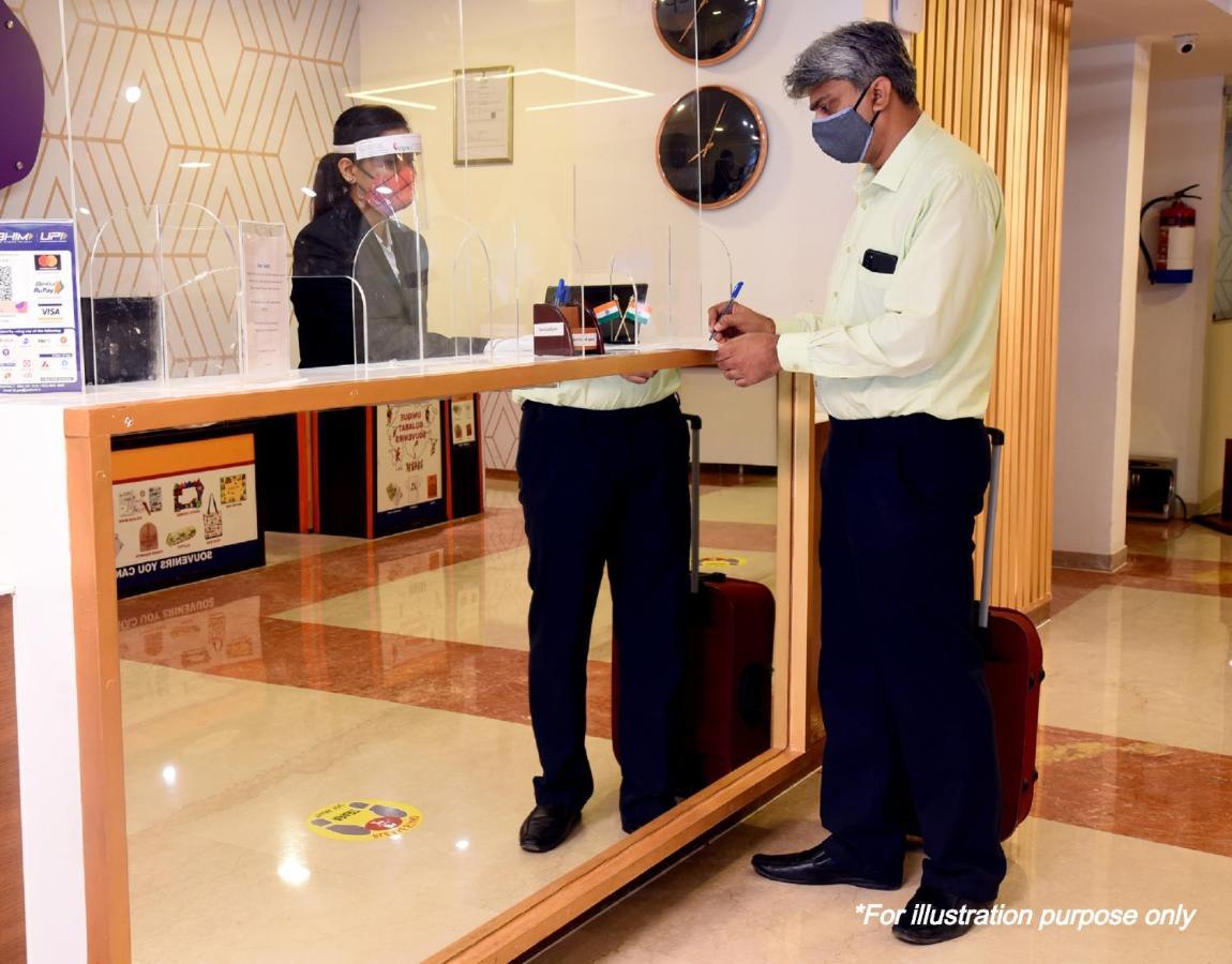 Oyo 11392 The Hotel Grand Hospitality Νόιντα Εξωτερικό φωτογραφία