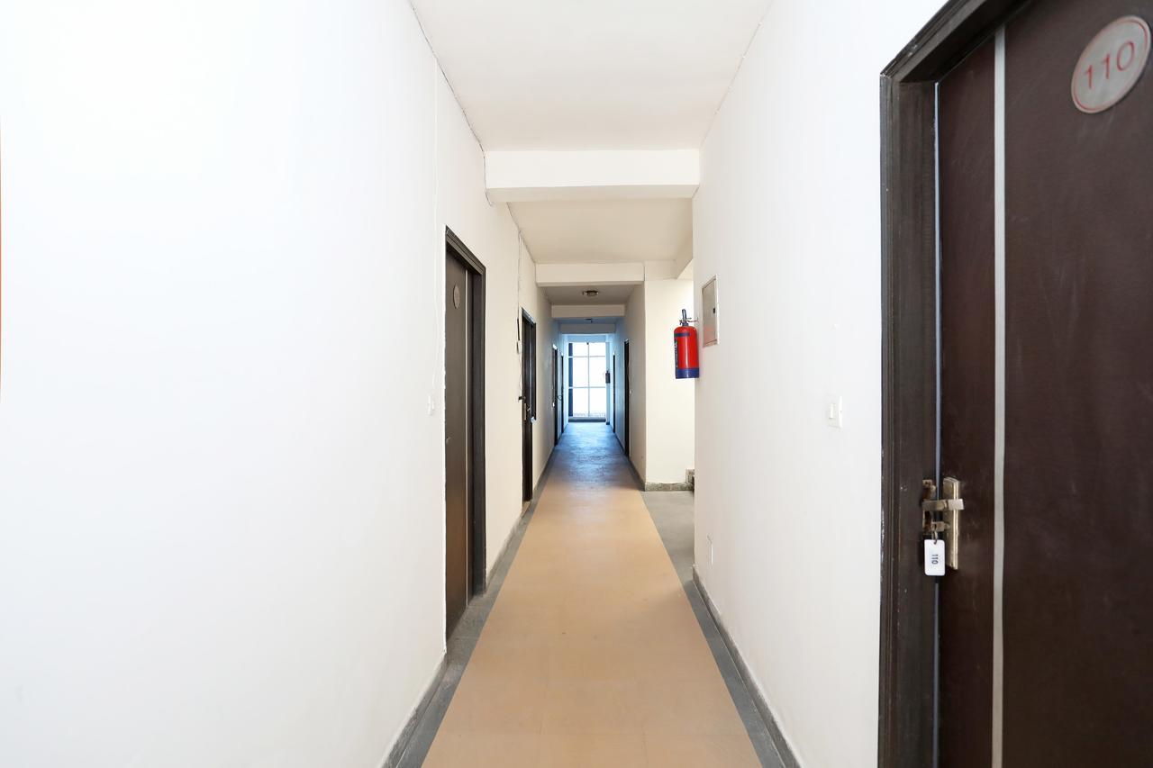 Oyo 11392 The Hotel Grand Hospitality Νόιντα Εξωτερικό φωτογραφία