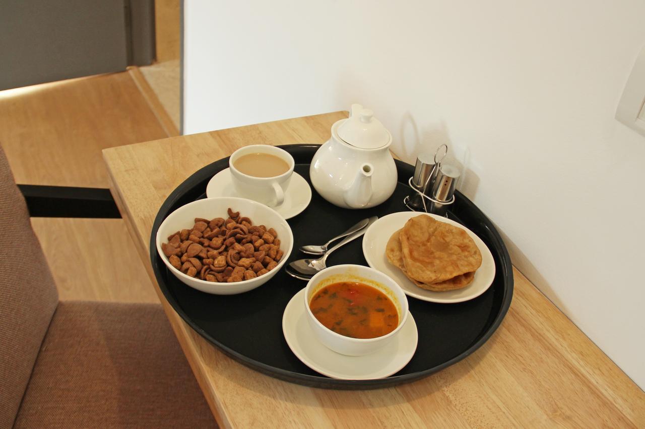 Oyo 11392 The Hotel Grand Hospitality Νόιντα Εξωτερικό φωτογραφία
