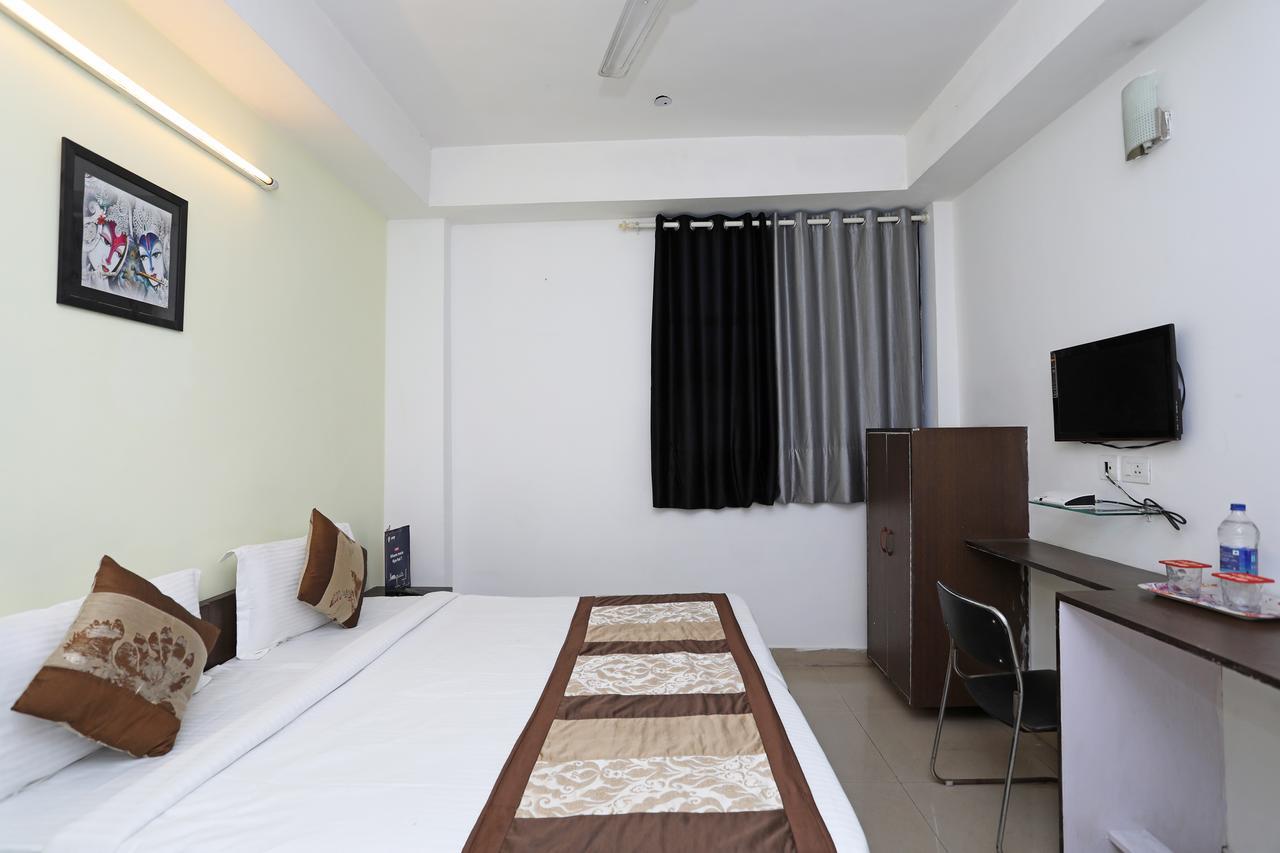 Oyo 11392 The Hotel Grand Hospitality Νόιντα Εξωτερικό φωτογραφία