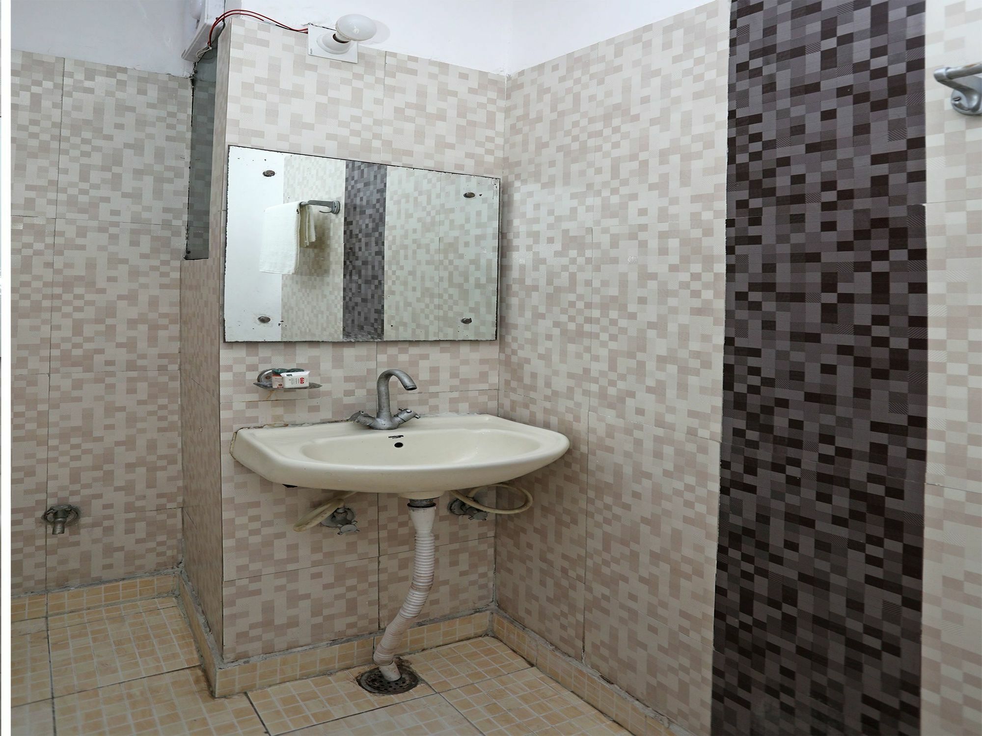 Oyo 11392 The Hotel Grand Hospitality Νόιντα Εξωτερικό φωτογραφία